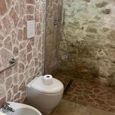 Grotta Sfondata * Roma